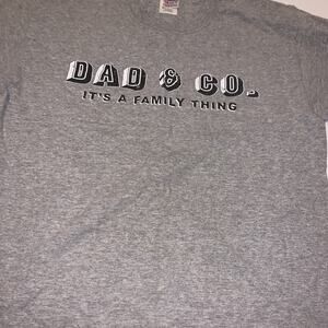 Dad t-shirt Dad&Co. its a family thing large gray